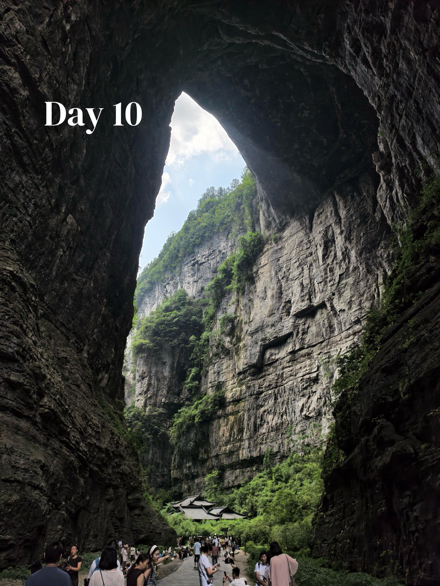 Route 2: Chengdu + Chongqing + Jiuzhaigou + Mount Emei + Dujiangyan + Leshan + Wulong Karst + Wujiang (Private Luxury 12-Days all 5*Diamond Grade Hotels)