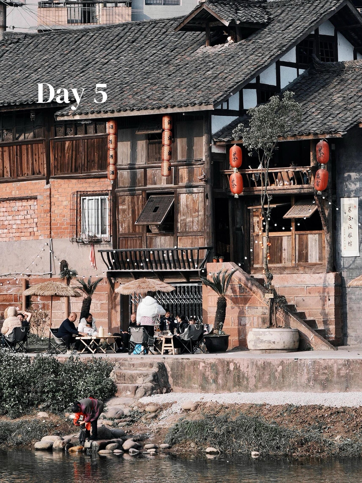 Route 2: Chengdu + Chongqing + Jiuzhaigou + Mount Emei + Dujiangyan + Leshan + Wulong Karst + Wujiang (Private Luxury 12-Days all 5*Diamond Grade Hotels)